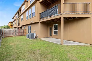 2660 Venice Dr, Grand Prairie, TX 75054 - Photo 33