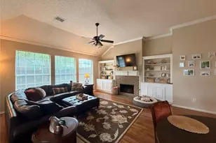 8640 Woodcreek Dr, Irving, TX 75063 - Photo 7