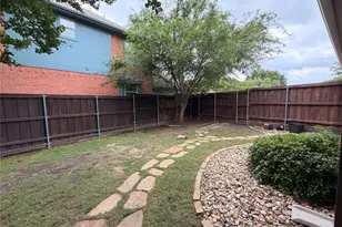 8640 Woodcreek Dr, Irving, TX 75063 - Photo 19