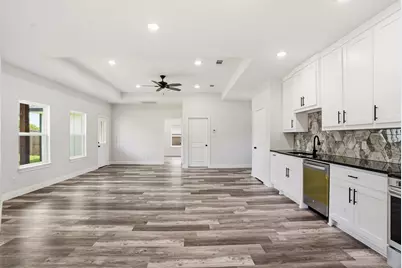 510 Washington Street, Ennis, TX 75119 - Photo 9