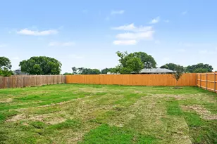 732 Candace Dr, DeSoto, TX 75115 - Photo 27