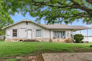 5757 Parkside Ct, Granbury, TX 76048 - Photo 3
