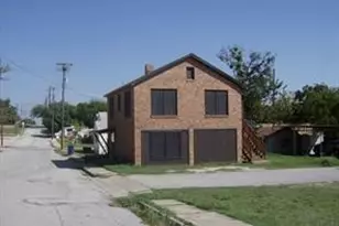 104 E Shoemaker, Decatur, TX 76234 - Photo 1