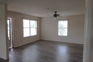 319 Candlewood Cir, Gainesville, TX 76240 - Photo 3