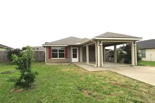 319 Candlewood Cir, Gainesville, TX 76240 - Photo 1