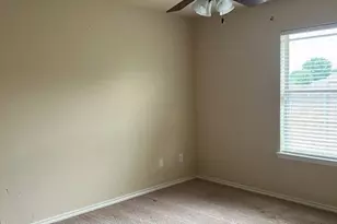 319 Candlewood Cir, Gainesville, TX 76240 - Photo 7