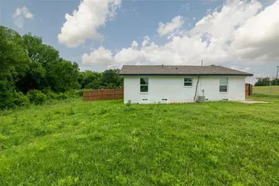 805 E Belt Line Road, DeSoto, TX 75115 - Photo 15