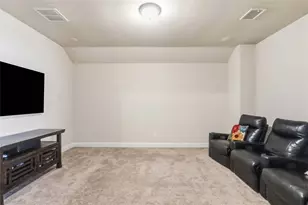 12102 Jackson Creek Dr, Dallas, TX 75243 - Photo 21