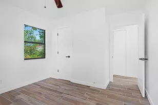 902 Skylark Dr, Arlington, TX 76010 - Photo 5
