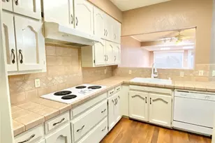 5714 Louise Way Dr, Arlington, TX 76017 - Photo 11