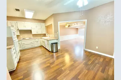 5714 Louise Way Drive, Arlington, TX 76017 - Photo 9