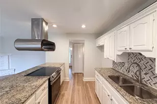 7444 Sandhurst Ln S, North Richland Hills, TX 76182 - Photo 5