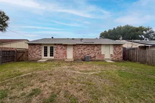 7444 Sandhurst Ln S, North Richland Hills, TX 76182 - Photo 25