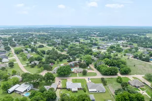 578 Elmwood Dr, Woodway, TX 76712 - Photo 11
