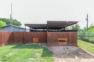 1070 Larned Ln, Abilene, TX 79602 - Photo 39