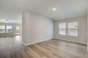 215 Teton St, Greenville, TX 75402 - Photo 3