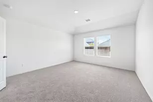 215 Teton St, Greenville, TX 75402 - Photo 17