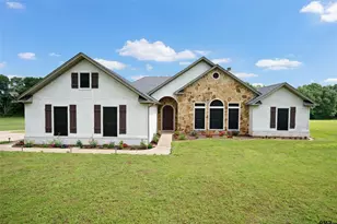 808 N Jarvis St, Troup, TX 75789 - Photo 1