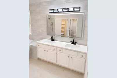 4301 Hudson Avenue, Grand Prairie, TX 75052 - Photo 17