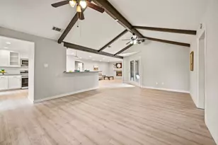 2214 Wilson Dr, Arlington, TX 76011 - Photo 9