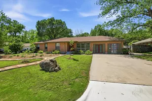 2409 Robinwood Ln, Denton, TX 76209 - Photo 31