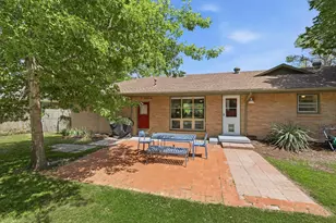 2409 Robinwood Ln, Denton, TX 76209 - Photo 23