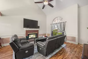 916 Danforth Pl, Arlington, TX 76017 - Photo 9