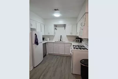 853 Broadway Avenue #A, Euless, TX 76040 - Photo 3