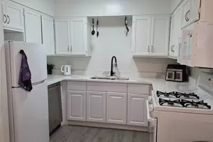 853 Broadway Ave, Euless, TX 76040 - Photo 3