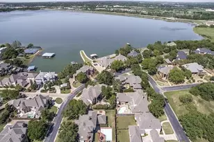 2103 Bay Club Dr, Arlington, TX 76013 - Photo 3