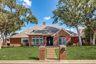 2103 Bay Club Dr, Arlington, TX 76013 - Photo 1