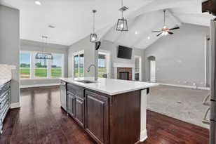 114 Esther Ct, Millsap, TX 76066 - Photo 7