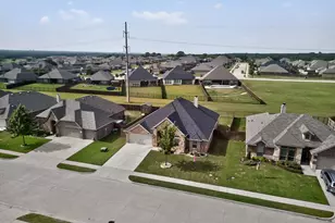 1522 Grassy Meadows Dr, Burleson, TX 76058 - Photo 11