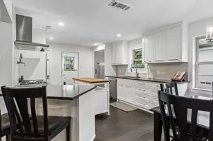 9515 Robin Meadow Dr, Dallas, TX 75243 - Photo 9