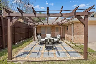 630 W Neely St, Dallas, TX 75208 - Photo 25