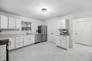 630 W Neely St, Dallas, TX 75208 - Photo 11
