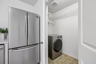 630 W Neely St, Dallas, TX 75208 - Photo 13