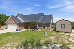 112 Monarch Ln, Poolville, TX 76487 - Photo 5