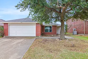 1201 Vicksburg Dr, Ennis, TX 75119 - Photo 1