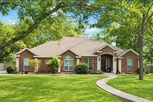 8803 Hampton South Ct, Granbury, TX 76049 - Photo 19