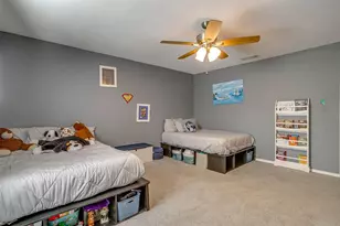 124 Cliffside Dr S, Burleson, TX 76028 - Photo 21