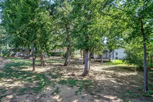 124 Cliffside Dr S, Burleson, TX 76028 - Photo 37