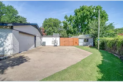 124 Cliffside Drive S, Burleson, TX 76028 - Photo 35