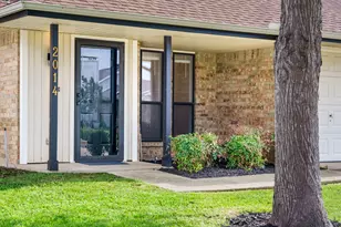2014 Chalfont Dr, Carrollton, TX 75007 - Photo 3