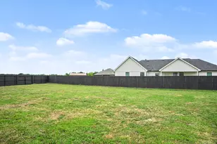 318 James St, Mabank, TX 75147 - Photo 25