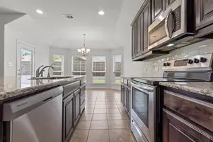 217 Angelina Ct, Azle, TX 76020 - Photo 11