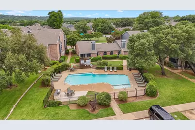 1463 Meadowood Village Drive, Fort Worth, TX 76120 - Photo 13