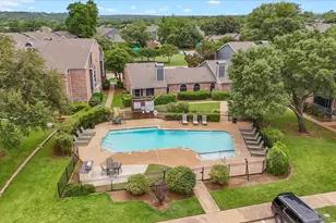 1463 Meadowood Village Dr, Fort Worth, TX 76120 - Photo 13