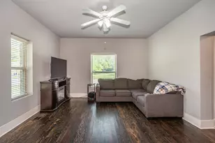 230 E Main St, Lindsay, TX 76250 - Photo 5