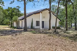 172 Colonial Dr, Mabank, TX 75156 - Photo 3